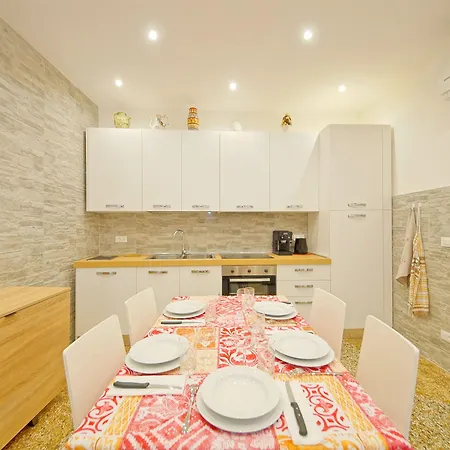 Dolcevita N 374 Apartman Velence